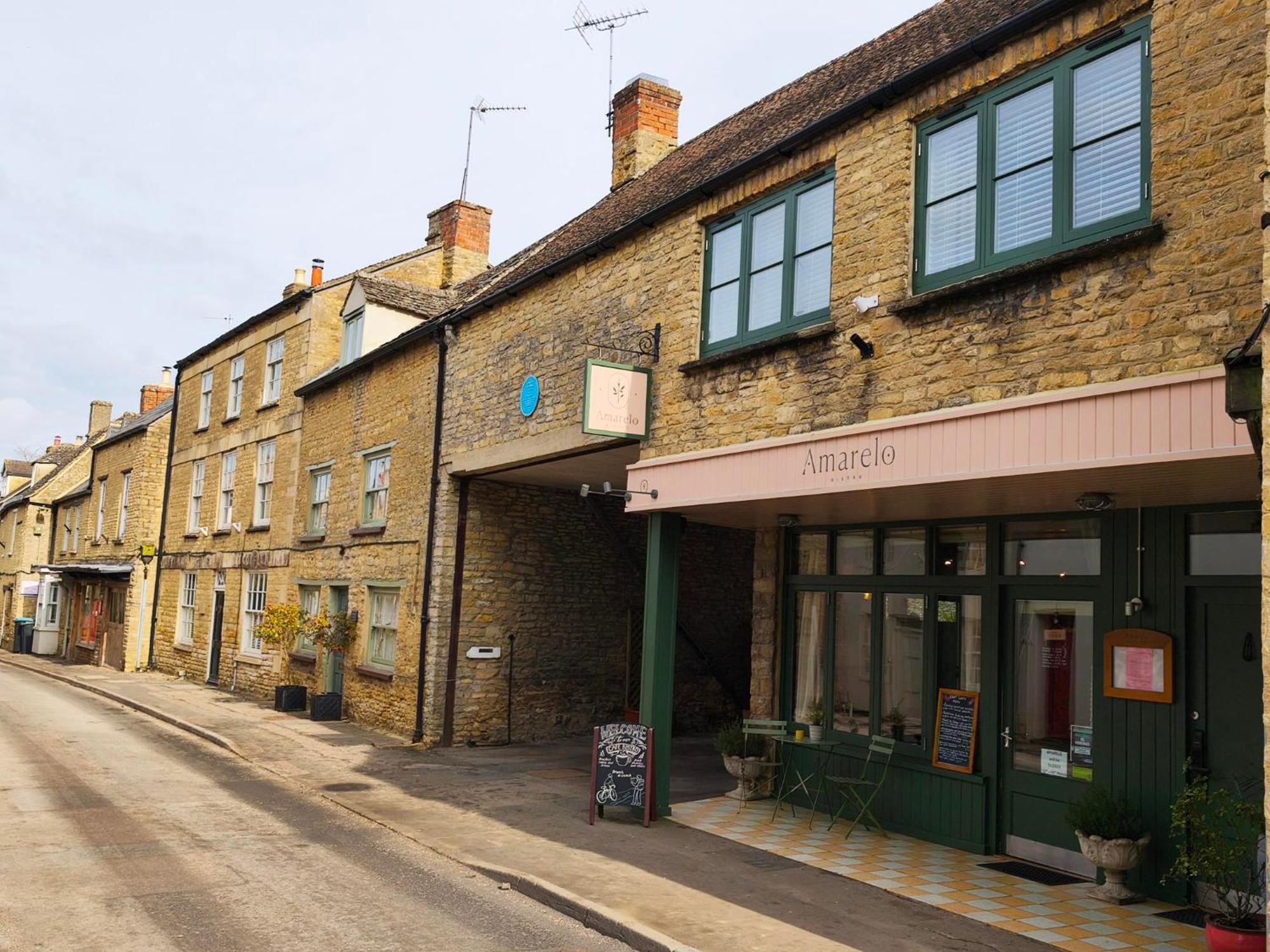 Amarelo Apartment, Central Charlbury, 1 Super King Bed Exterior foto